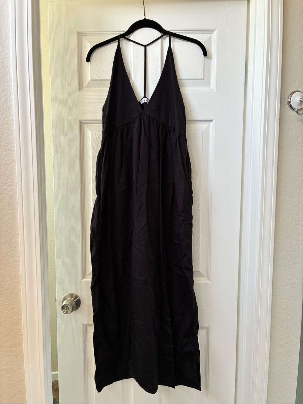 LACAUSA Black V-Neck Strappy-Back Maxi Dress